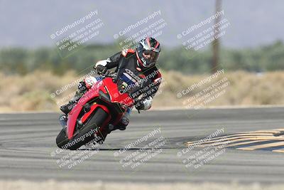 media/Oct-13-2025-Moto Forza (Mon) [[a66d839500]]/3-B Group/Session 3 (Turn 16)/